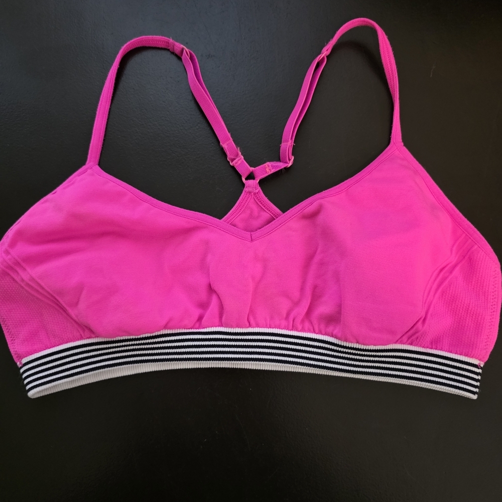Victoria's Secret Pink Sports Bra with Elastic Band and Breathable Fabric Size M